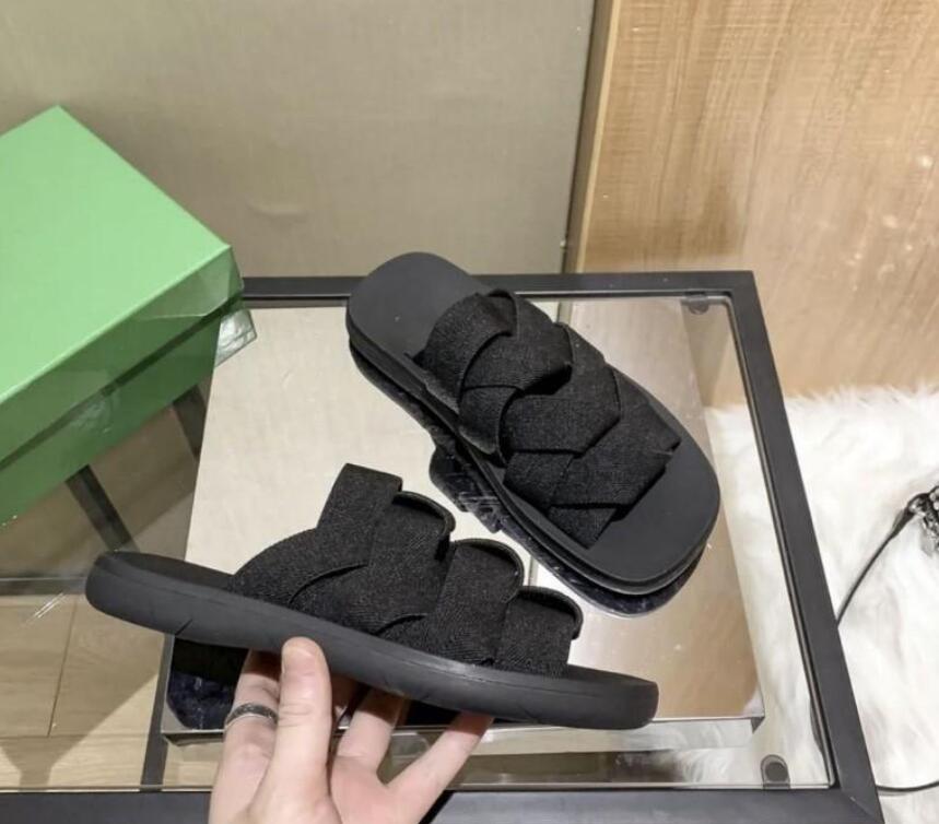 

2021 Woman slipper fashion trend lady Sandals Beach flat bottom slippers platform Pure Color Rubber High heel slides shoe size 35-40, Grey