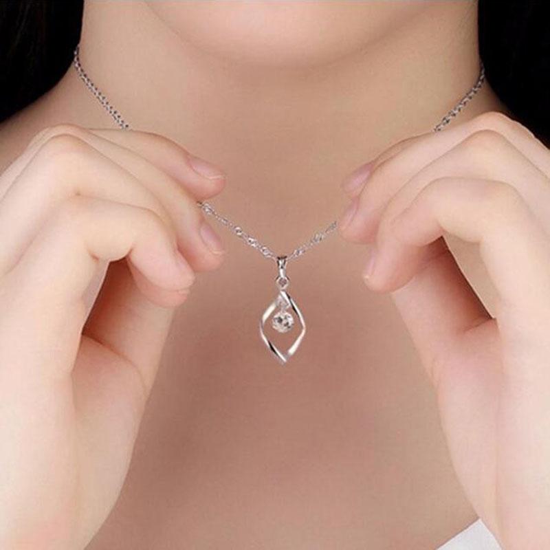 

Pendant Necklaces Diamond Twisted Ladies Fashion Jewelry High Quality Crystal Zircon Retro Simple Necklace Wedding Bridal