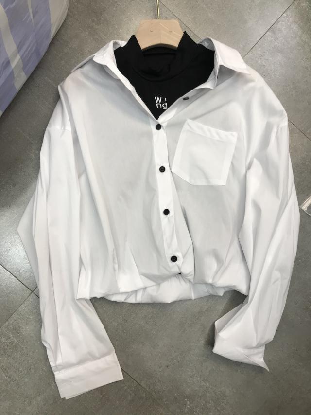 

2021 spring new fresh age reducing college style T-shirt stitching fake two color matching striped shirt, Tan;black