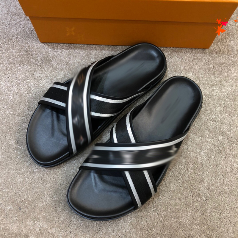 

2021 Designer luxurys slippers men sandals fashion beach shoes flip flops flat non-slip classical hole slipper with box size 39-45 -G83, Black