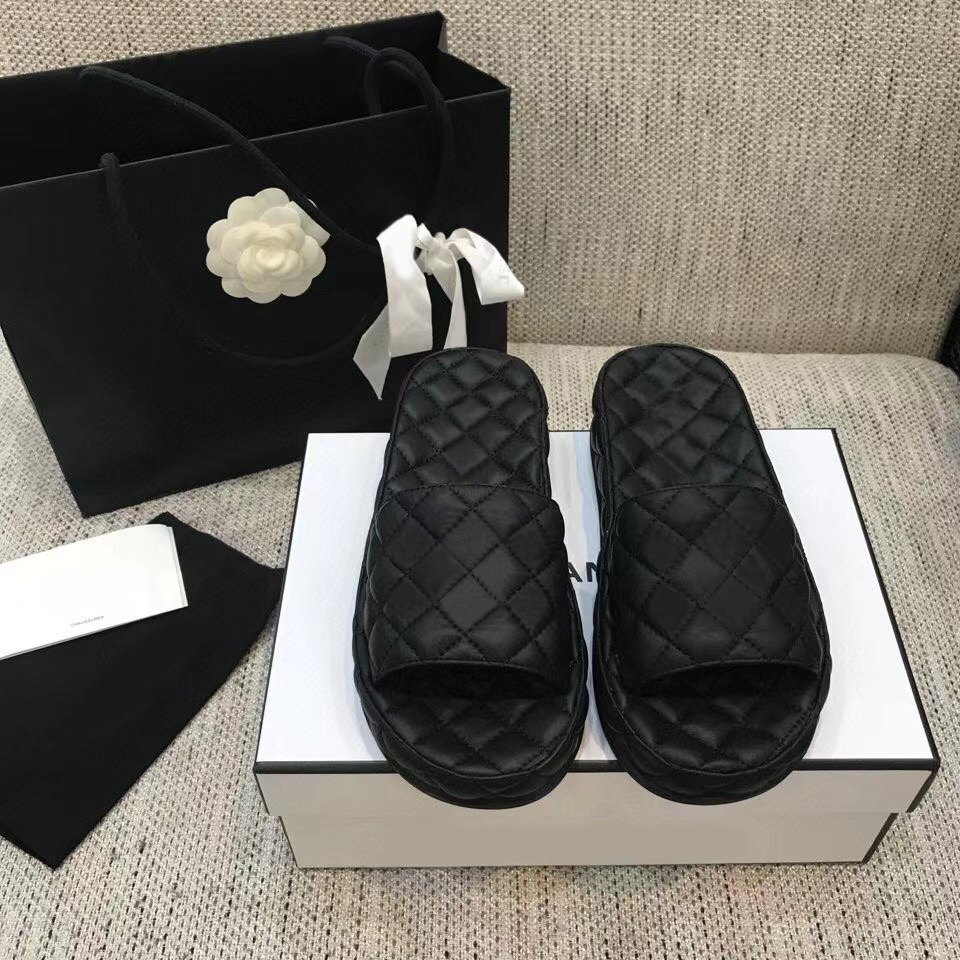 

2021 Classic Women Slippers Multicolor Sandals Ladies Wedding Sexy Leather Slipper Party Casual Flat Shoes Q-04, Black