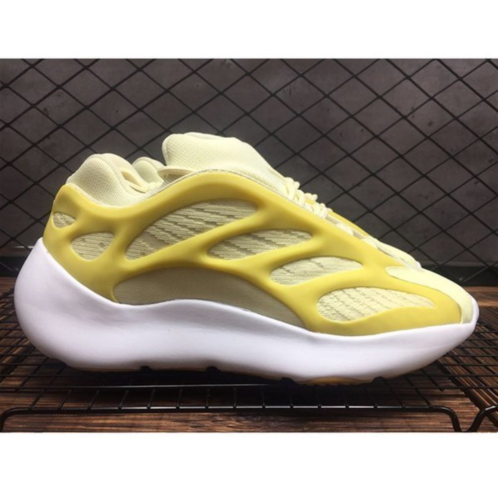 

2021 Top Quality 700 V2 Kanye Running Shoes For Men Women Inertia Reflective Tephra Solid Grey Utility Black Vanta Sport Sneakers Eur 36-45, Yellow