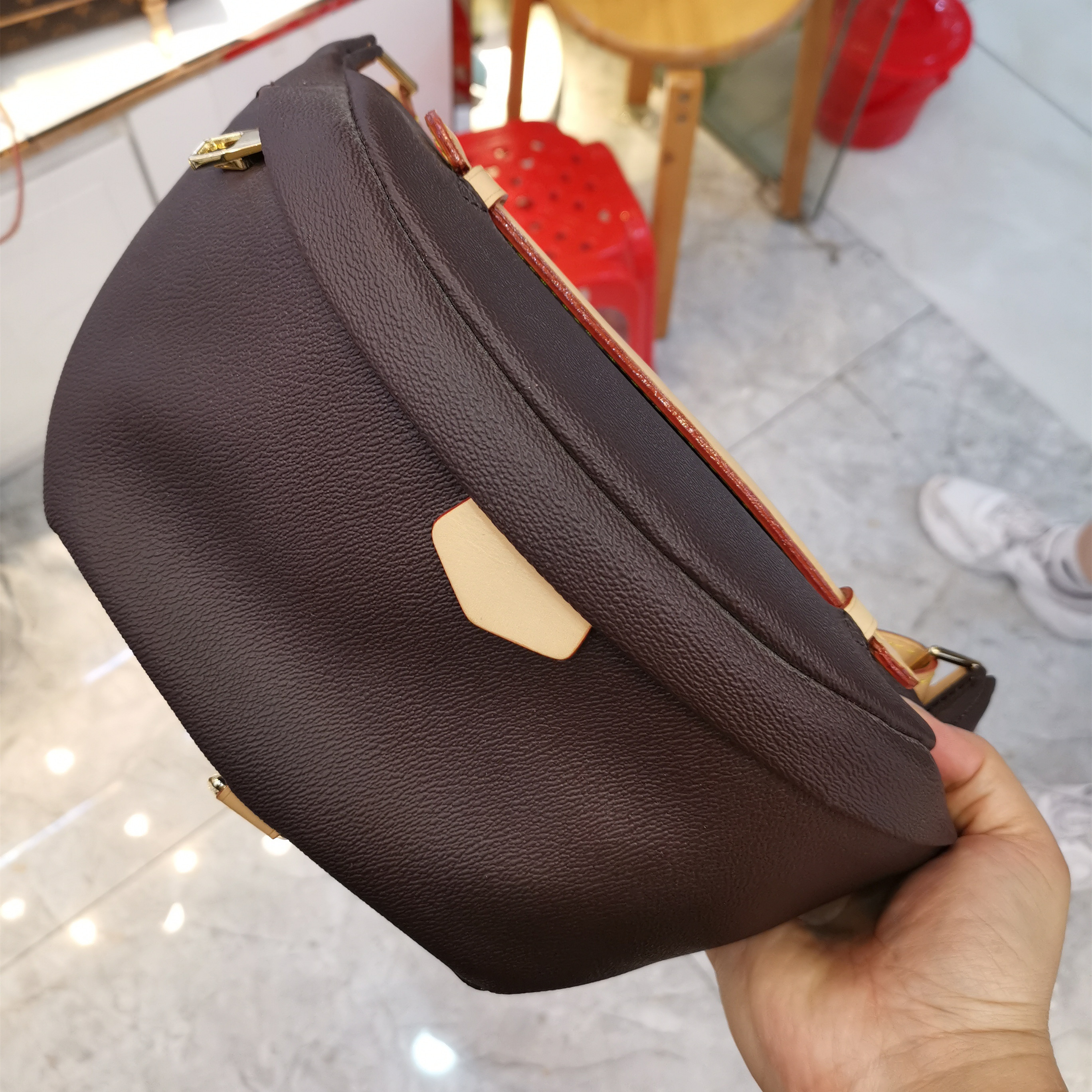 

Women Canvas Waist Bags Bumbag 43644 37 14 13 cm D Ring Single Handle Zipper Gold Metallic Designer Cowhide Lady Leather Patch Dicovery Cross Body Shoulder Belt Bag, Below