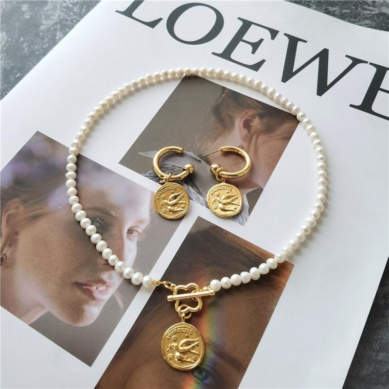 

Chokers Fashion Charm Swallow Pendant Earrings With Freshwater Pearl Short Necklace