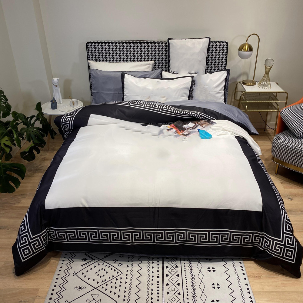 

designer bedding sets letter printed  size duvet cover home decoration soft bed sheet pillowcases comforter set