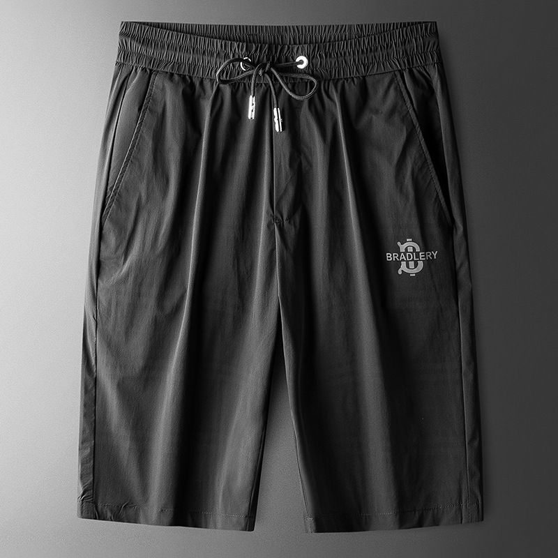 

shorts fashion plaid dark jacquard casual for men in spring and summer of 2021, White;black
