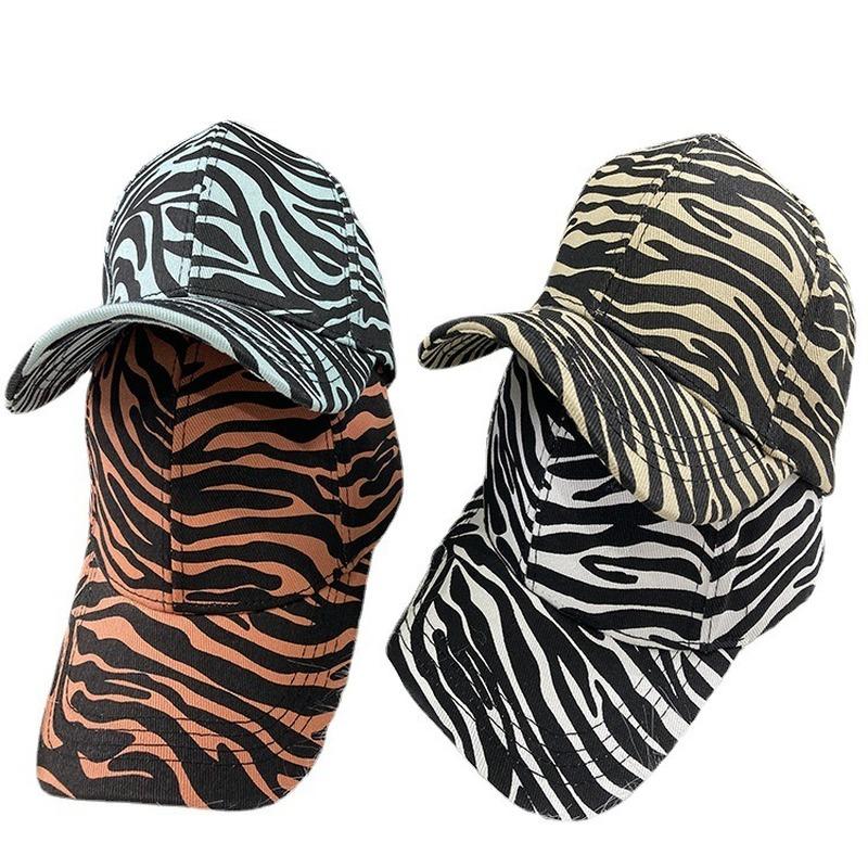 

Women's Spring Summer Baseball Cap Printed Stripe Casual Retro Beanie/Skull Caps, Black and white