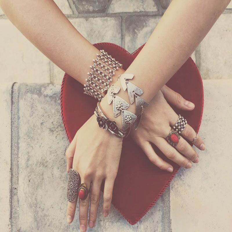 

The Bracelet For Women With COINS Carved Flower Arrowhead Retro Bohemian Ethnic Fashion Fine Jewelry Link, Chain