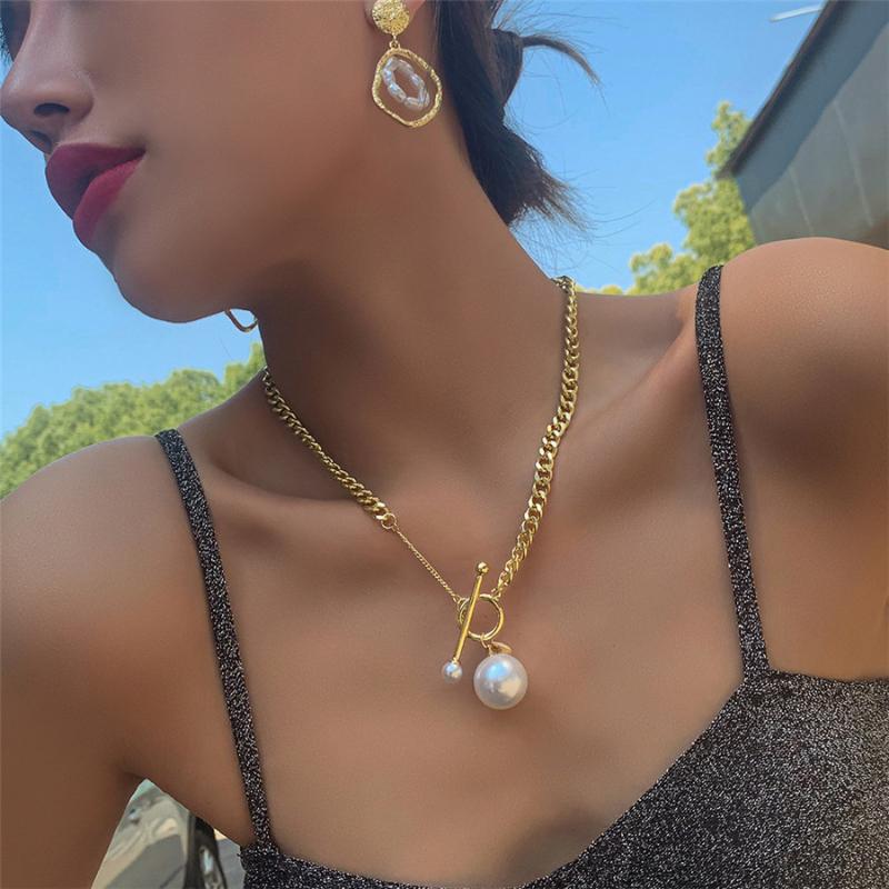 Pendant Necklaces European And American Fashion Jewelry Geometric Creative OT Buckle Pearl Retro Necklace Clavicle ChainB437-image-701874478