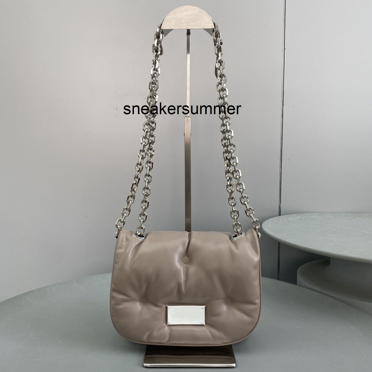 

Designer Bags Hands 2021 New Chain Pillow Messenger Nude Pink Leather One Shoulder, White