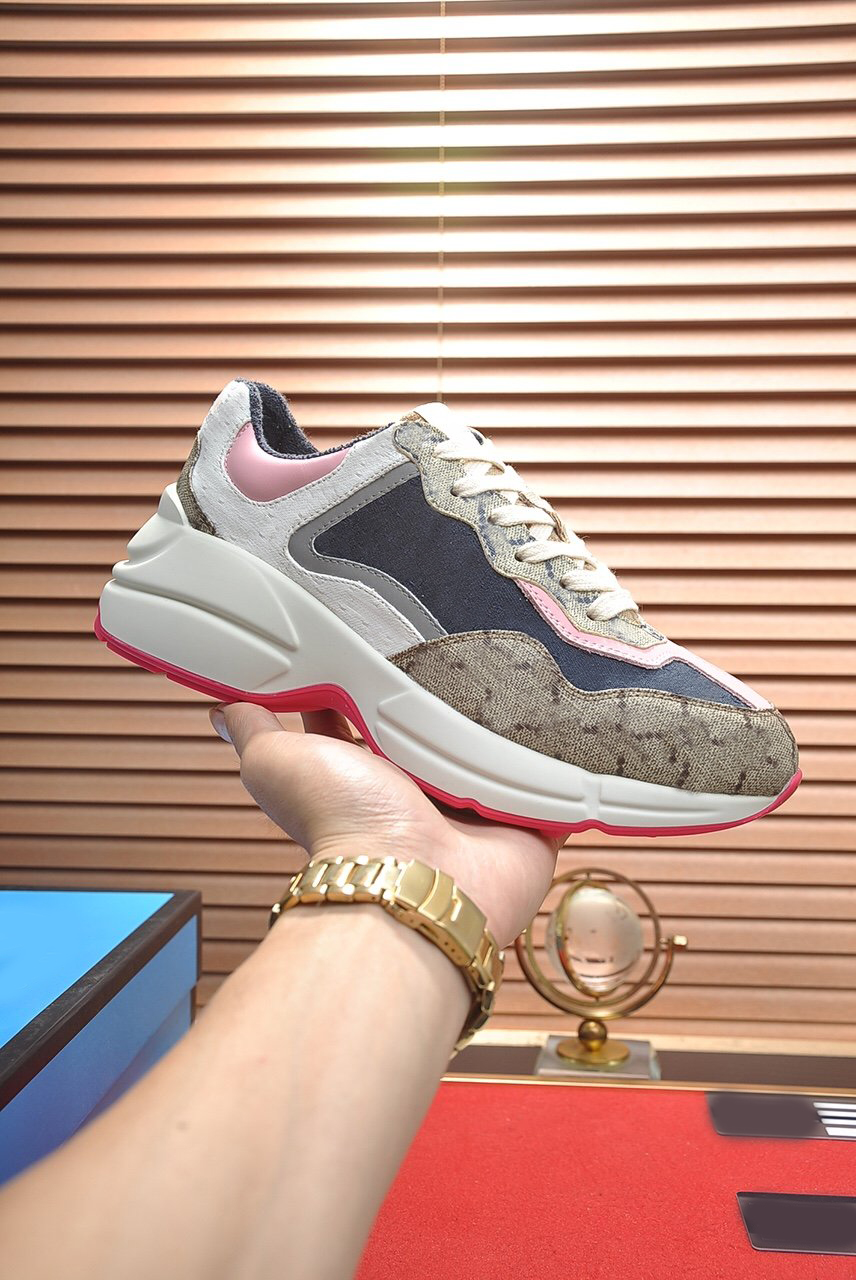 

wholesale Rhyton leather sneaker mens womens shoes pink grey white with print Vintage Trainer women box and dust bag size 35-45, 01
