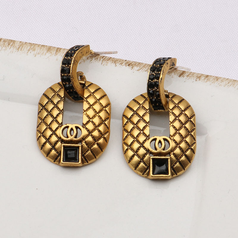 

2021 high quality Wholesale women's Charm jewelry fashion for women party earrings S925 silver needle allergy protection
