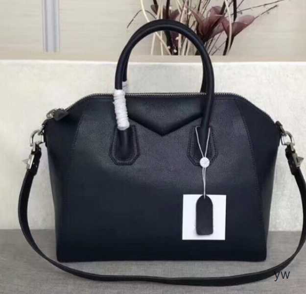 

Antigona Bag Small 33cm Mini 29cm Goatskin Leather Totes,Trapezoid Shape,Shoulder Strap,With Dust Bag,Free yw