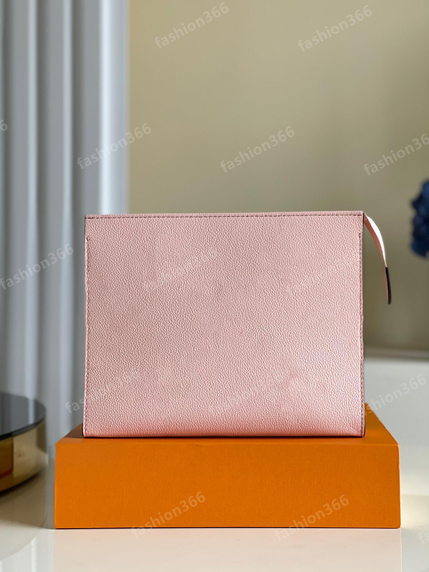 

Designer Top M80504 TOILETRY POUCH 26 Clutch Bags By The Pool Designer makeup bag women wallet lady pattern leather Pochette, Black