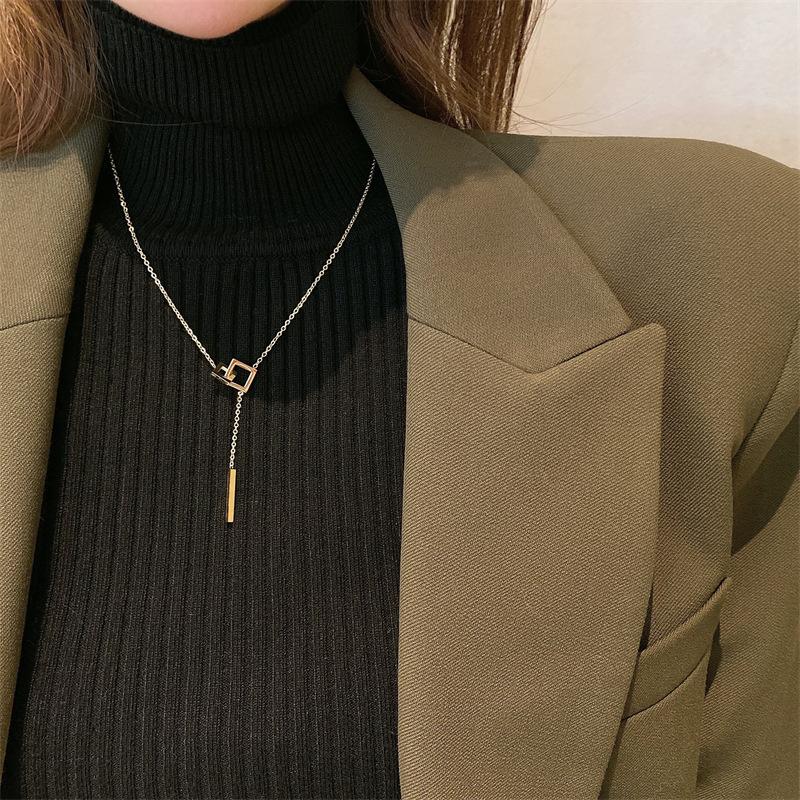 

Chains 2021 Fashion Light Luxury Autumn And Winter Square Pendant Clavicle Chain Female Trend Personality All-match Party Jewelry, Silver