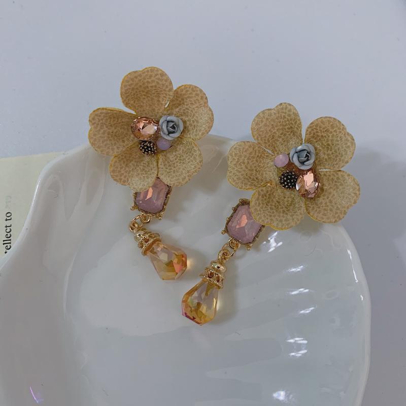 

Dangle & Chandelier Korean Sweet Design Cute Zircon Micro Pave Flower Circle Stud Earrings For Women Lovely Crystal