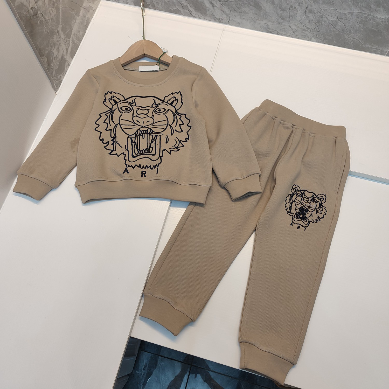 

designer kids jackets + pants sets Embroidery technology childrens autumn round neck tracksuit clothing long sleeve trousers set girls sports boys wear size 100-150, 03