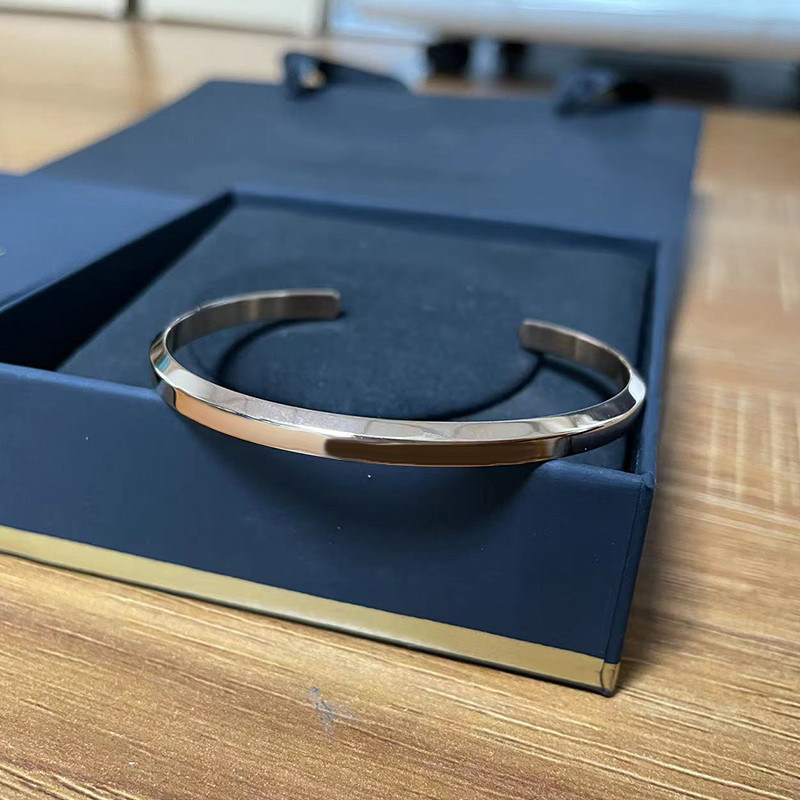Mode Simple Bracelet Bracelet Bracelet Femme 16CM / 17CM Ajustement Ouvert Designer Bracelets Argent Or Rose avec Boîte-Cadeau 71120A