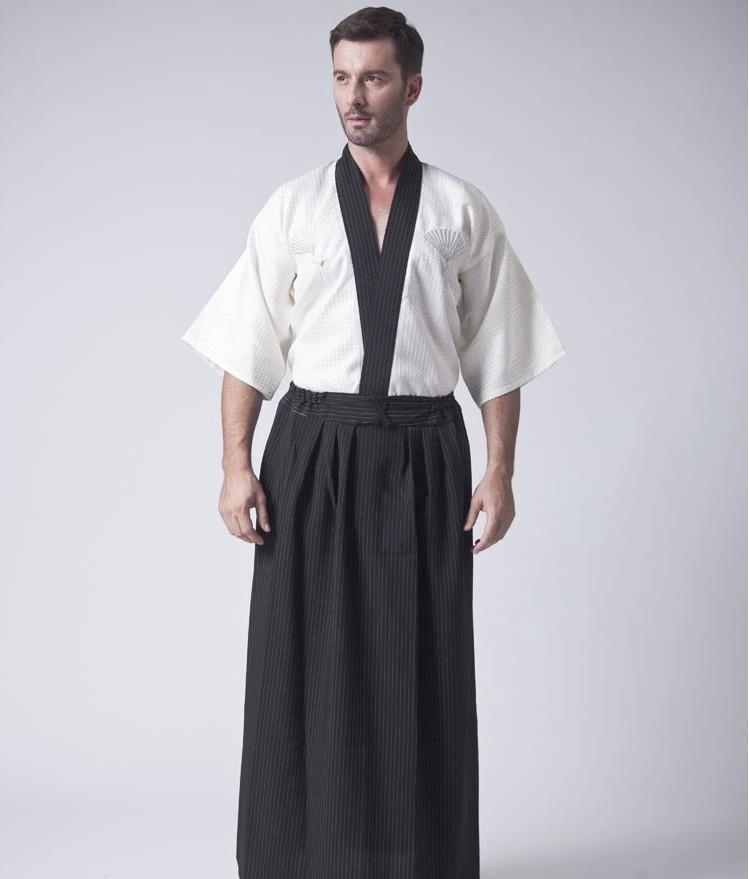 

White Men Yukata Bathrobe Japanese Samurai Clothing Traditional Kimono Haori Male Anime Cosplay Robe Gown Halloween Costume Ethnic