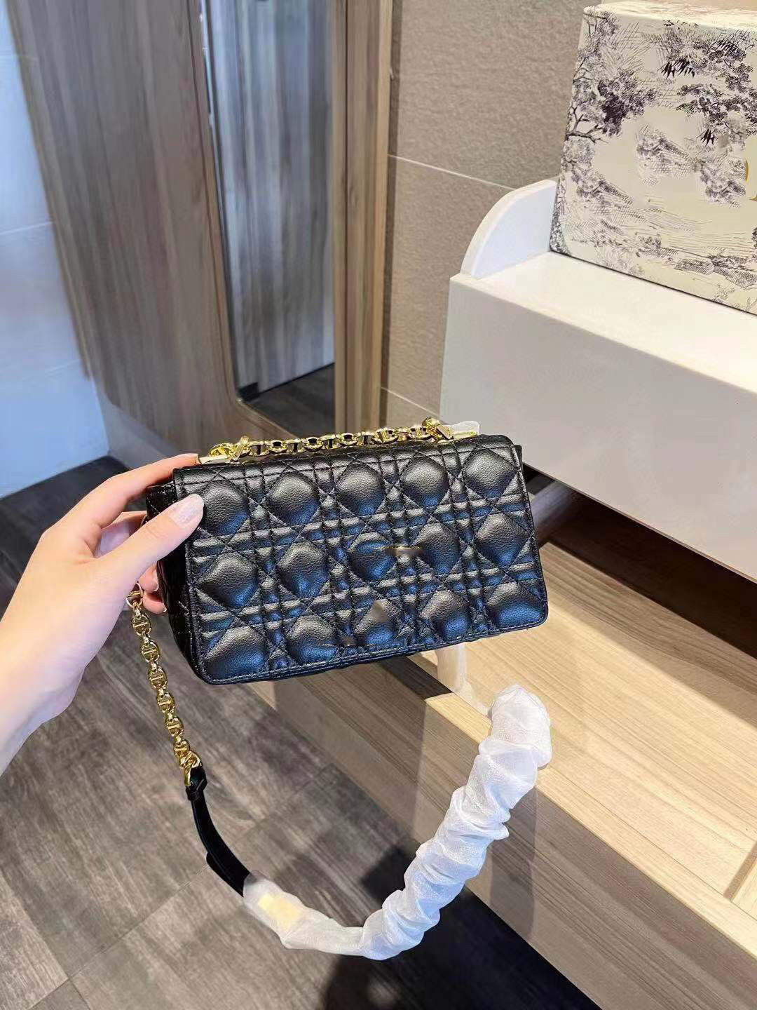 

2021 Lingge chain bag women's fashion summer fragrant style one-shoulder messenger small square, Single shot will not be shipped