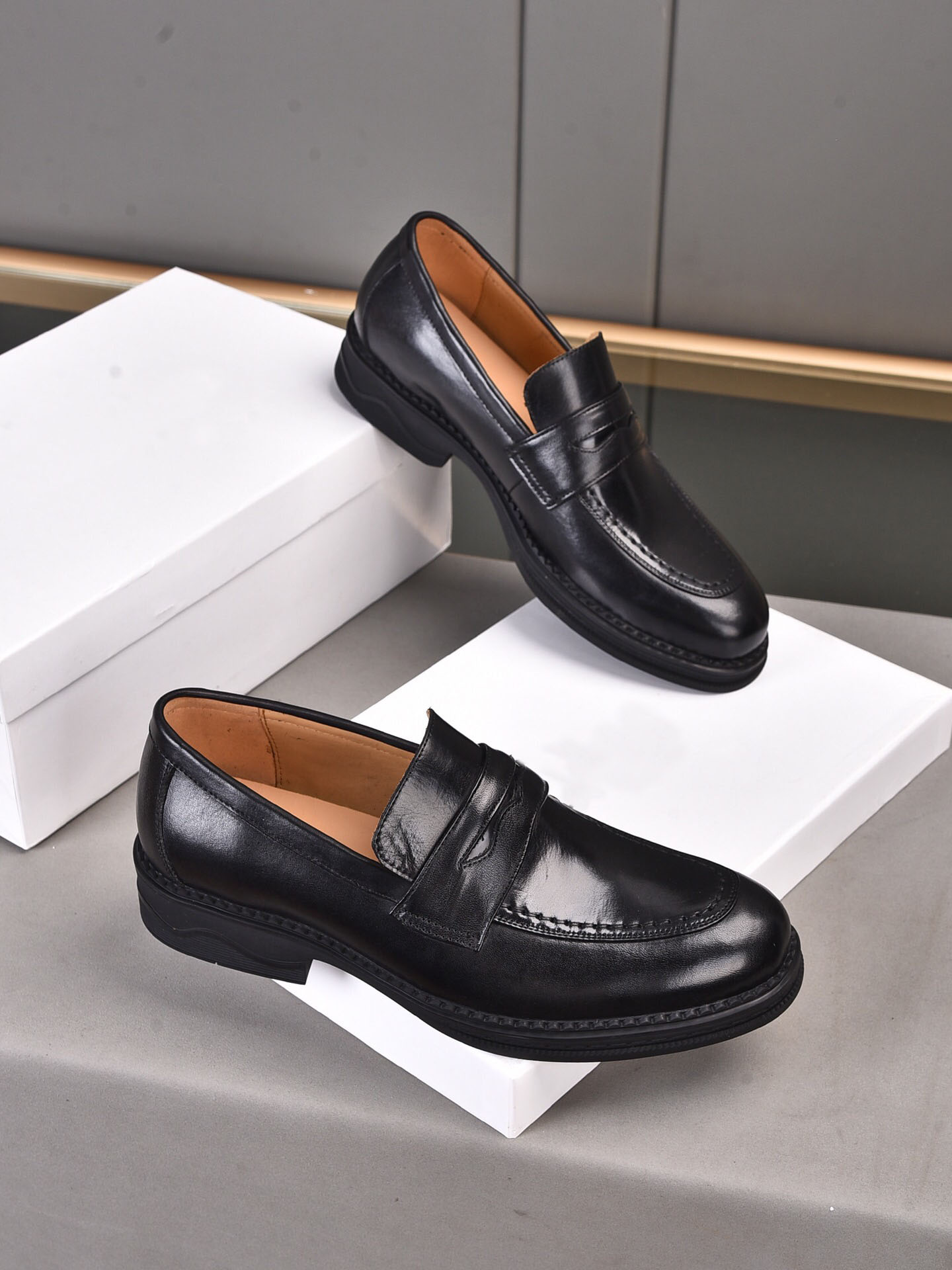 

Men Genuine Leather Designer Slip On Flats Brand Formal Office Oxfords Men's Brogues Wedding Party Business Dress Shoes Size 38-45, Black