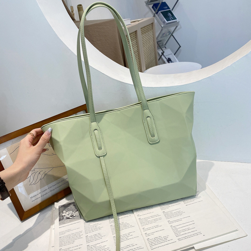 

New 2021 large capacity women's bag triangle three-dimensional Tote trend one shoulder handbag, Green