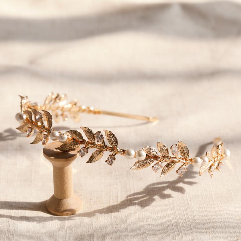 

Hair Clips & Barrettes Bridal Jewelry Vintage Gold Headbands Headpieces Flower Leaf Combs Pins Brides Pearls Zirconia Hairpins Wedding Acces