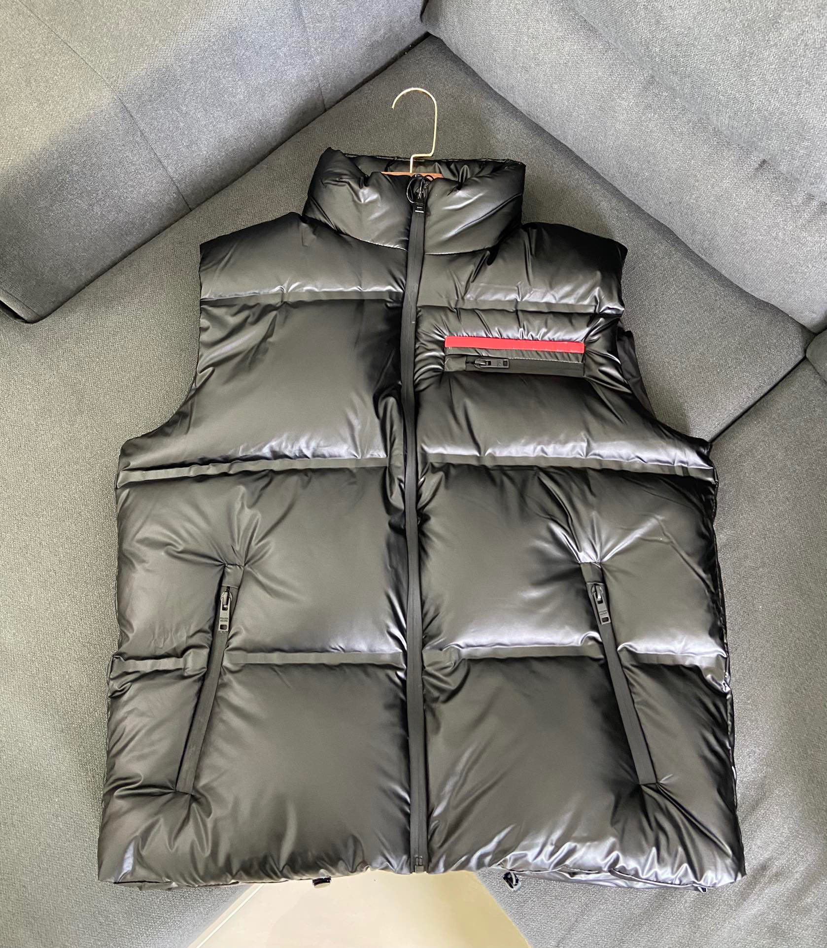 

2021FW poly goose downjacket men and women vest, Black