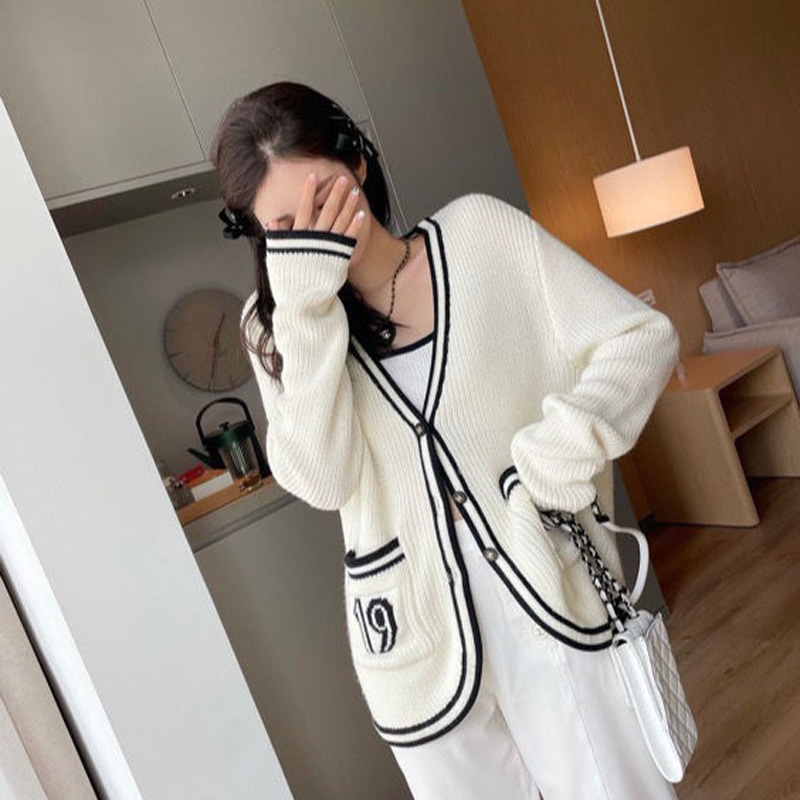 

Womens C Designers Clothes Sweater Small Sweet Wind Coat Winter Cardigan Cashmere Blend Fashion Letters Print Women High Quality Sweaters Streetwear Costume, Apricot
