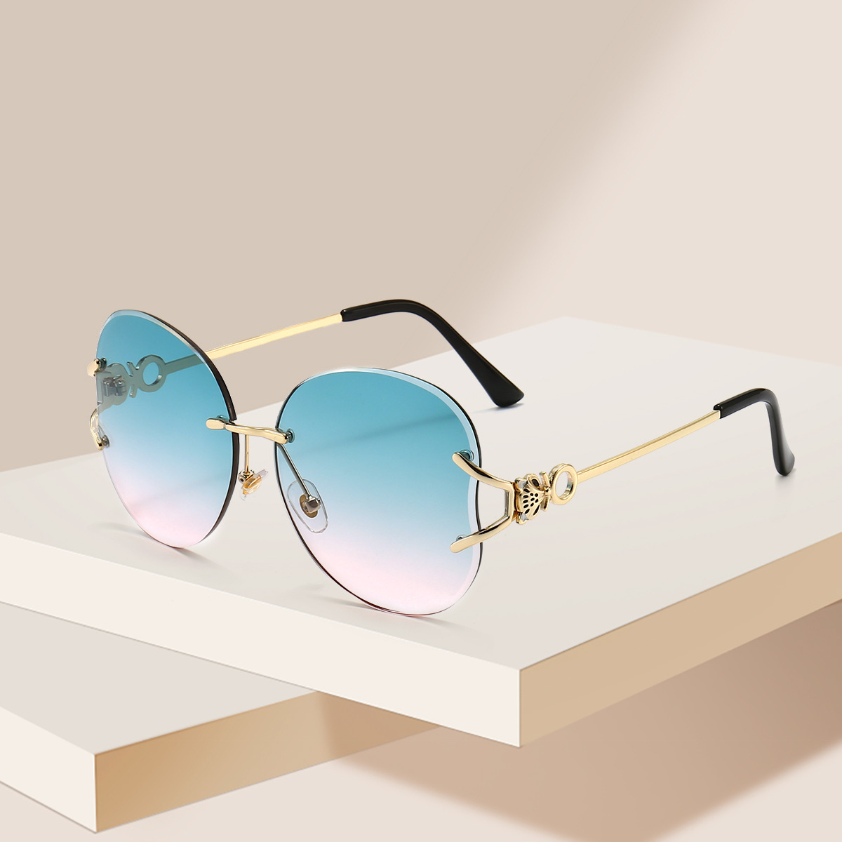 

Luxury Designer Butterfly Sunglasses for Unisex Women & Men Rimless Square Fashion Sun Glasses UV400 JC2538