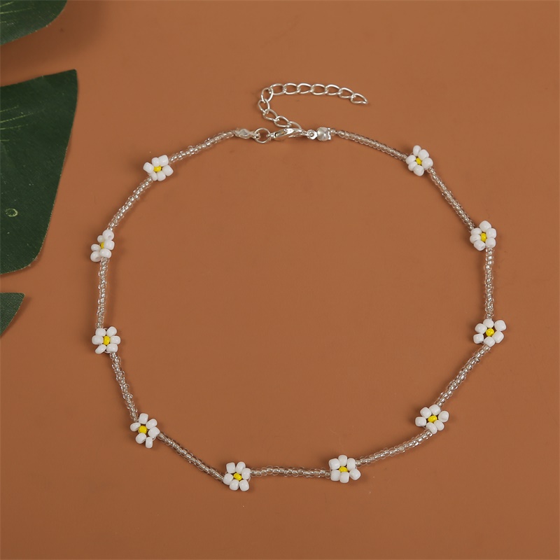 

Korean Style Fashion Ladies Handmade Beaded White Flower Necklaces For Women Girls Silver Color Glass Beads Chain Necklace Gifts