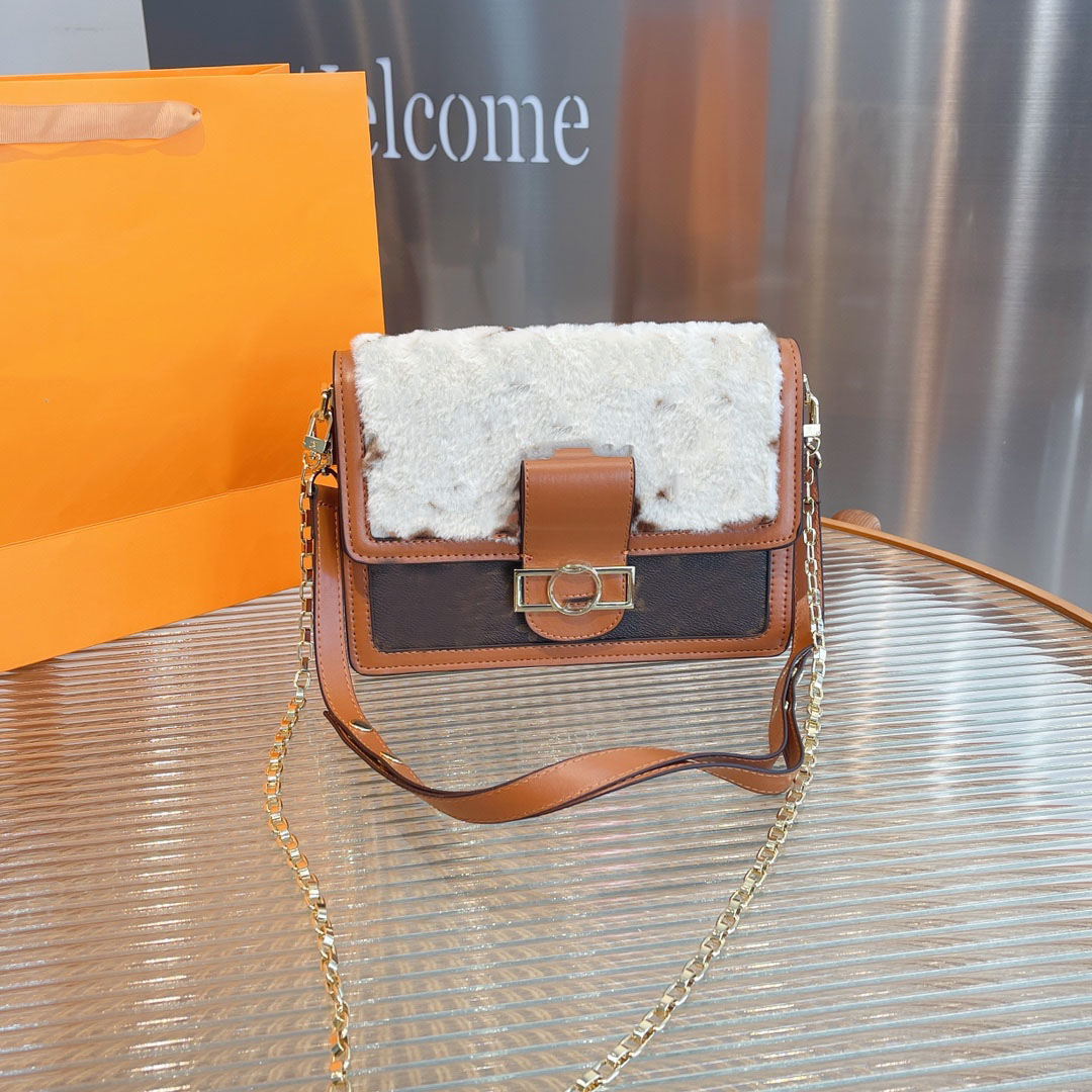 

Fashion Bags All-match fashion retro postman small square bag shoulder messenger chain female Handbags, Single shot will not be shipped