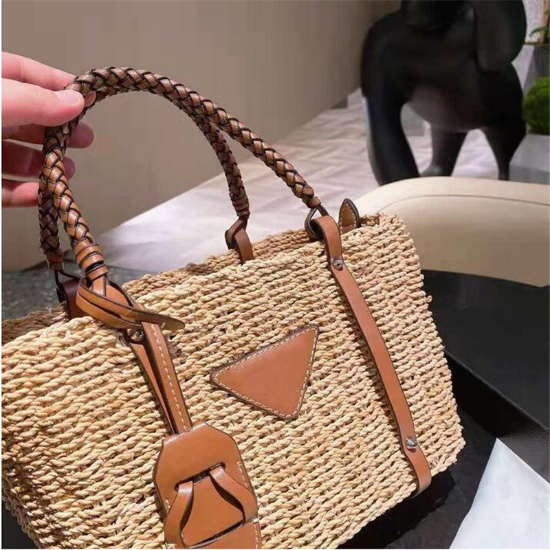 

2021 classic Straw woven shopping bag luxury brand handbags, high-end fashion, shoulder bag, handbag, exquisite hardware26*19cm, Brown