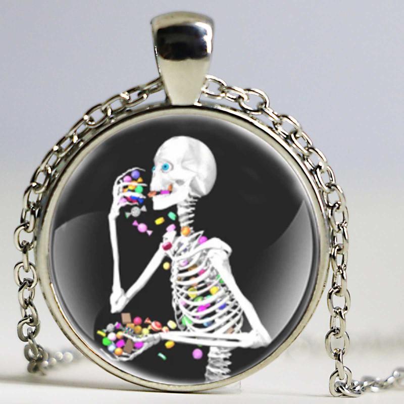 

Skull Design Fashion Funny Wooden Keychains Men Women Vintage Skeleton Glass Dome Unique Charm Keyrings Gifts Pendant Necklaces, Silver