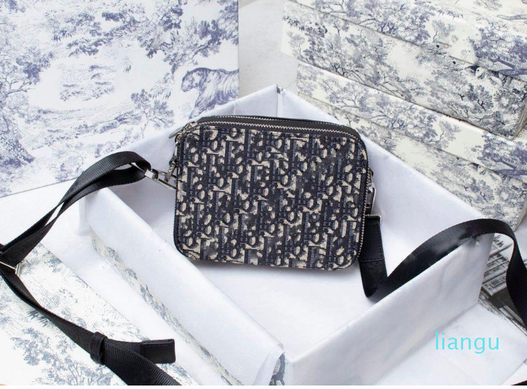 

2021ss women D makeup bags fashion wallets high quality leather saddle handbag designer shoulder artsy diagonal, Black