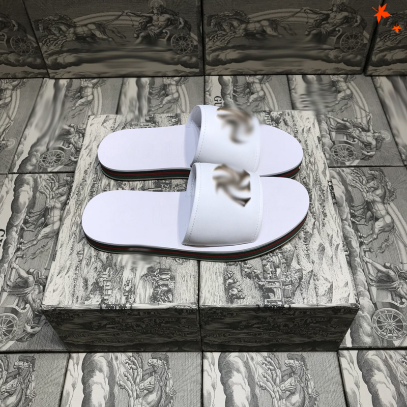 

2021 Designer luxurys slippers men sandals fashion beach shoes flip flops flat non-slip classical hole slipper with box size 39-45 -G220, White