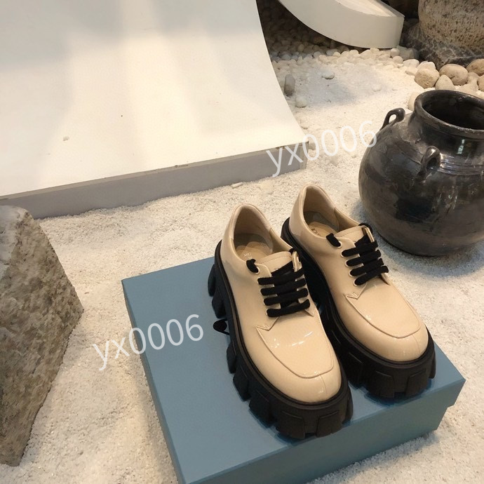 

2021 Women Designer Boots Desert Platform Shoes Buckle Ankle Genuine Leather Boot Bee Star Trail Shoe Female Rough Heel Booties ds200809, 04