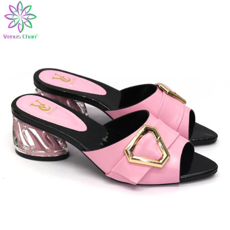 

New Fashion Italian Women Wedding Pumps Decorated with Rhinestone Slip on Shoes for Women Nigerian Shoes Luxury Sandals, Black