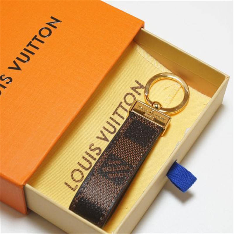 

Maxi Dragonne Key chain Buckle lovers Car Keychain Handmade Leather Designers Keychains Men Women Bag Pendant AccessoriesLouis&amp, Silver