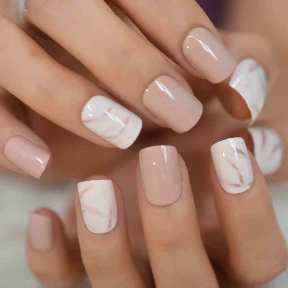 

24Pcs Fake Nails Khaki Nude Marble Pattern Artificial False Nail Tips for Office Home Square Short Faux Ongle Free Glue Sticker Q0513, Red;gold