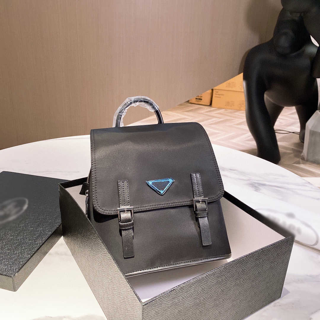 

2021 Italy Luxury Designer Backpack High Quality Superior Suppliers Top Bag Tote Handbag Totes P Bags Womens Wallet Ladies Leather Retro Fashion Commuter Trend, Black