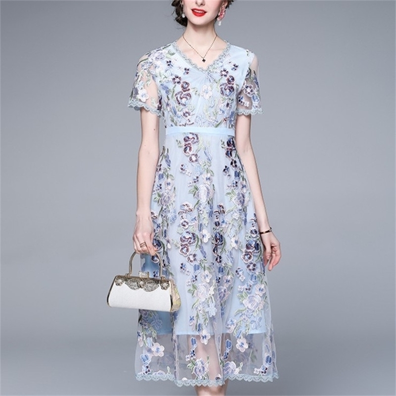 

Fashion Designer Dress Summer Women' Short Sleeve Mesh Flowers Embroidery Vintage Elegant es 210603, Picture color