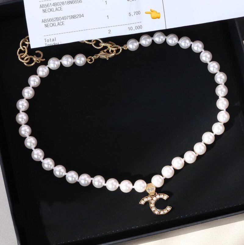 

2021 Fashion style Luxury quality charm white shell beads with diamonds for women wedding jewelry gift have box pendant necklace PS3245, Silver