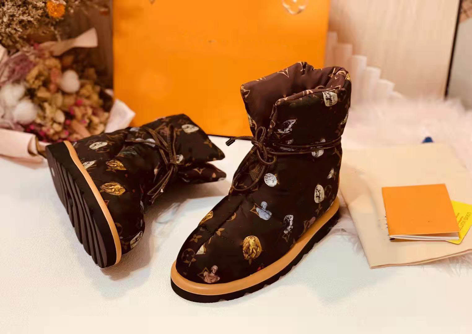 

Fur snow boots classic luxury designer Australian winter boots black, brown warm and light floral women boots 35-41 size