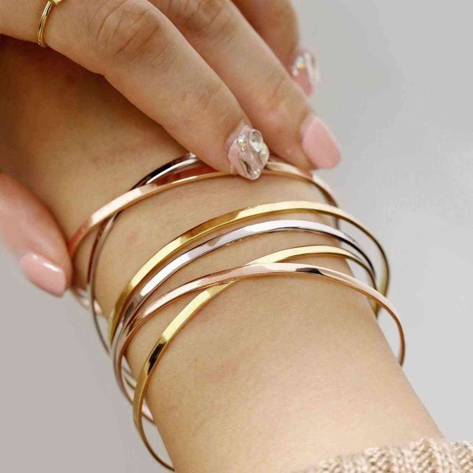 

Jujie Minimalist Stainless Steel Bracelet for Women 2021 Simple Charm Engrave Bangle Jewelry Wholesale/dropshipping