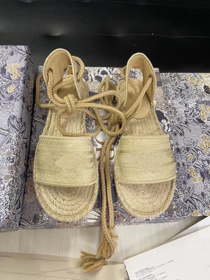 

2021 Lastest Platform women designer shoes ,Fashion Wide Flat espadrille Summer Outdoor Causal rope ankle strap mkj002
