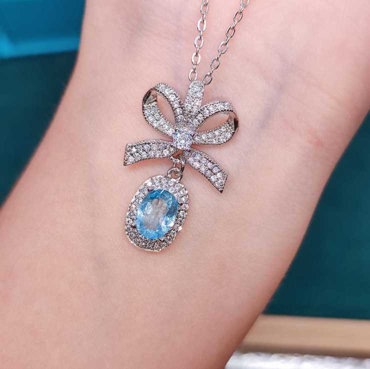 

Chains Fashion Natural Sky Blue Topaz Butterfly Pendant Women Necklace