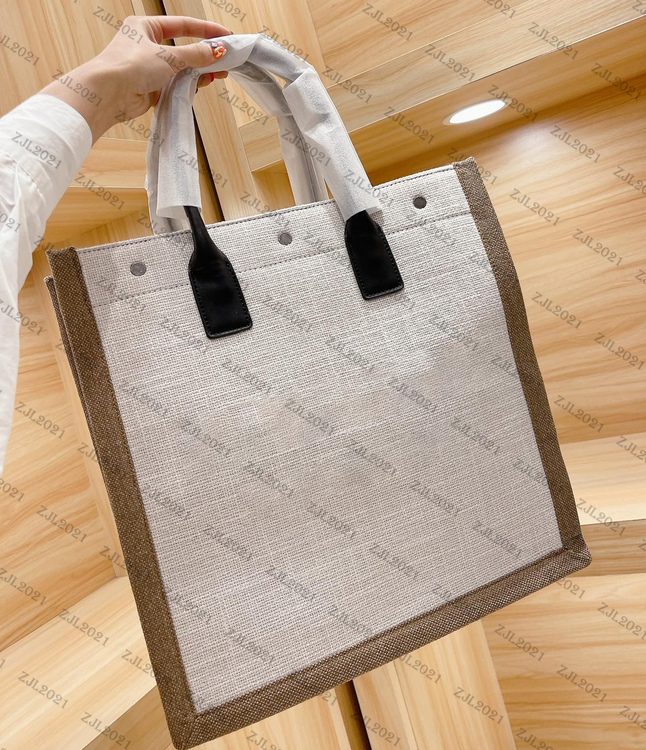 

2021 luxurys designers handbags large canvas shopping bags diagonal portable beach fashion tote black caramel rice white, Box