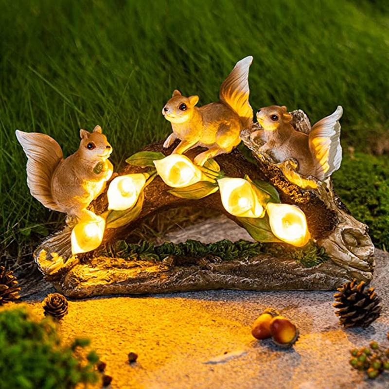 

Garden Decorations Squirrel Statue Outdoor Solar Figurines With LED Lights Animal Sculptures For Lawn Yard Patio Decoration