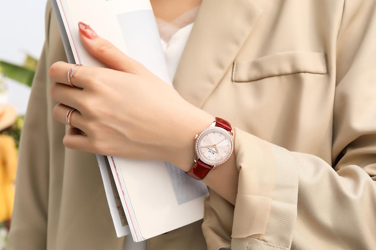 

Wristwatches Ladies Wrist Watches Free Quartz KLAS Brand, White